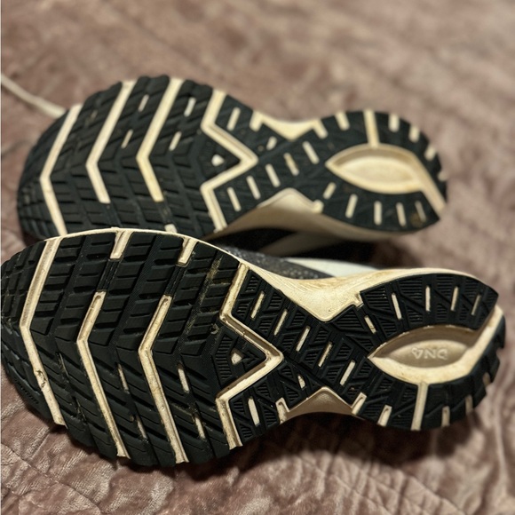 Brooks Launch 7 Size 9 - Picture 5 of 5